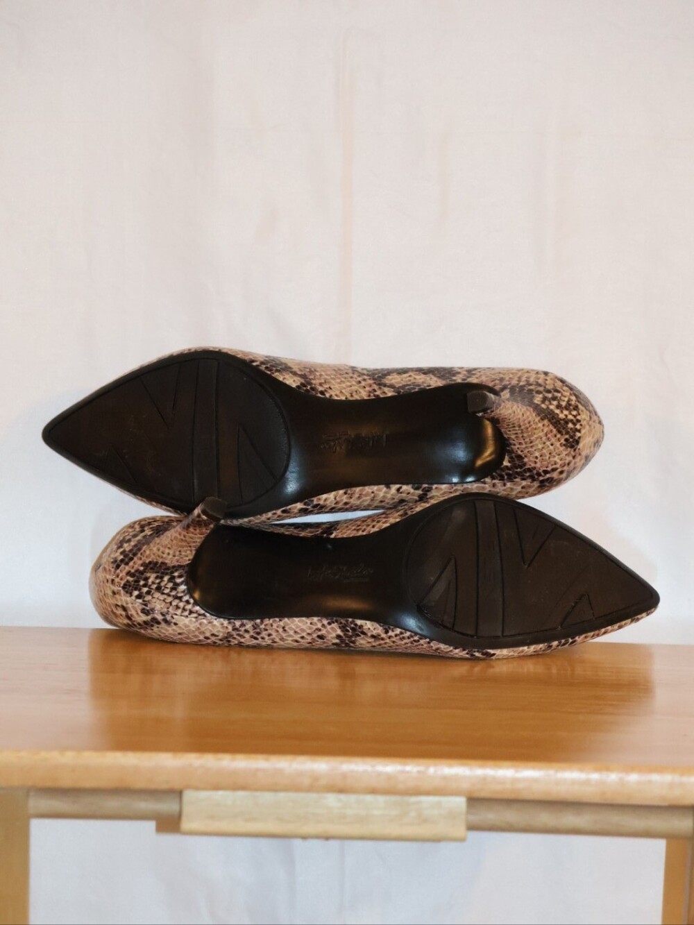 Life Stride Faux Snakeskin Pointed Toe Flex Heels in Cream and Black. - Picture 11 of 13